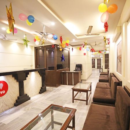 Capital O 10750 Hotel Vivek Új-Delhi Kültér fotó