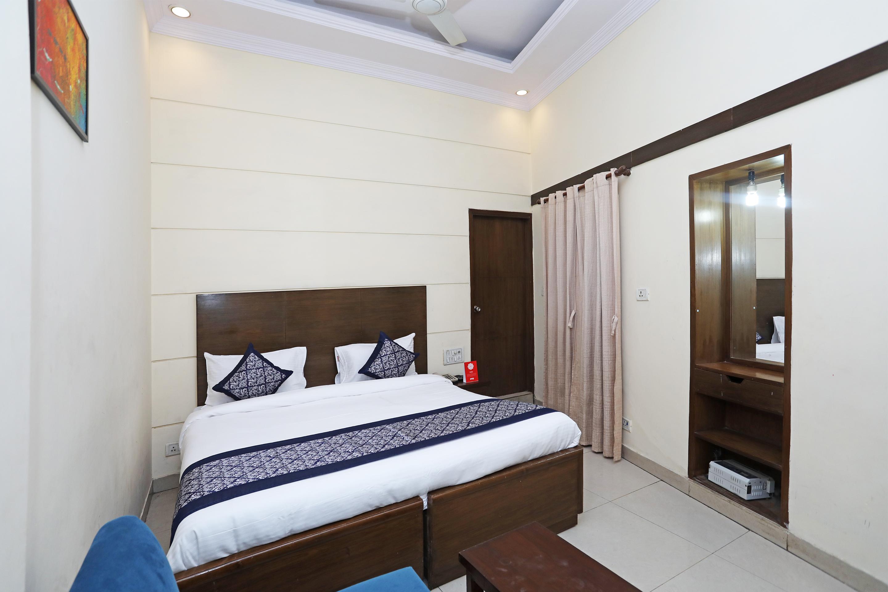 Capital O 10750 Hotel Vivek Új-Delhi Kültér fotó