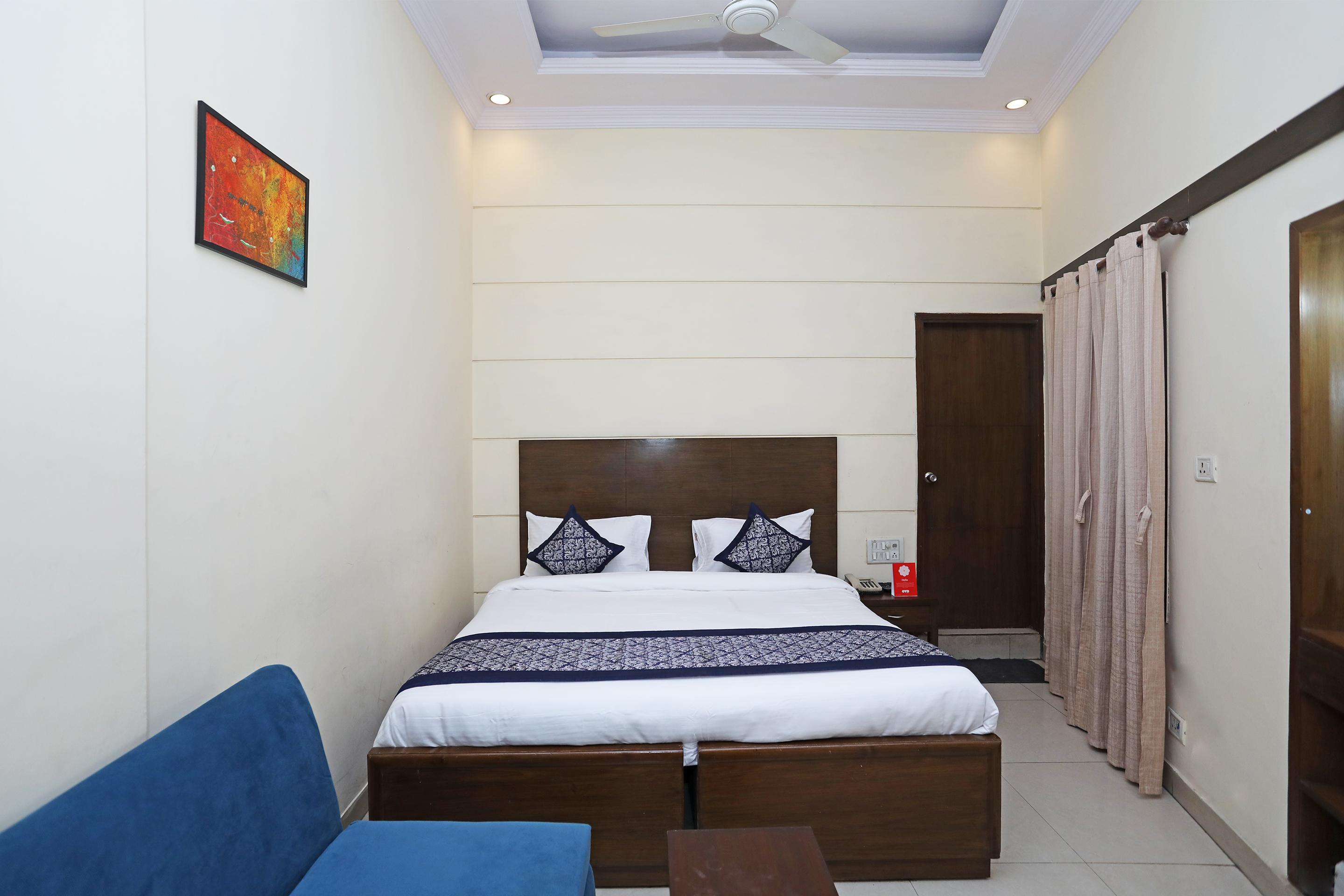 Capital O 10750 Hotel Vivek Új-Delhi Kültér fotó