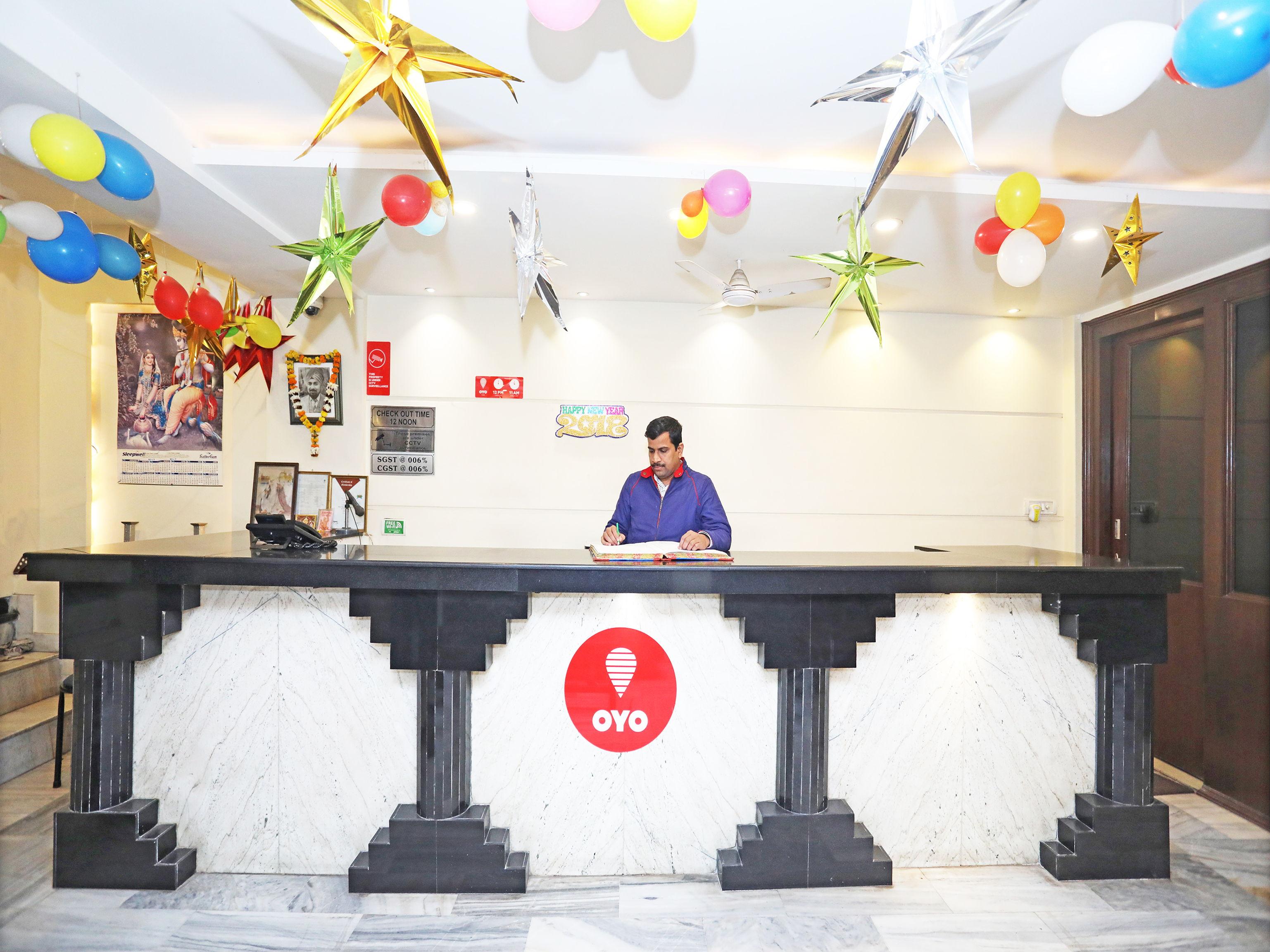 Capital O 10750 Hotel Vivek Új-Delhi Kültér fotó