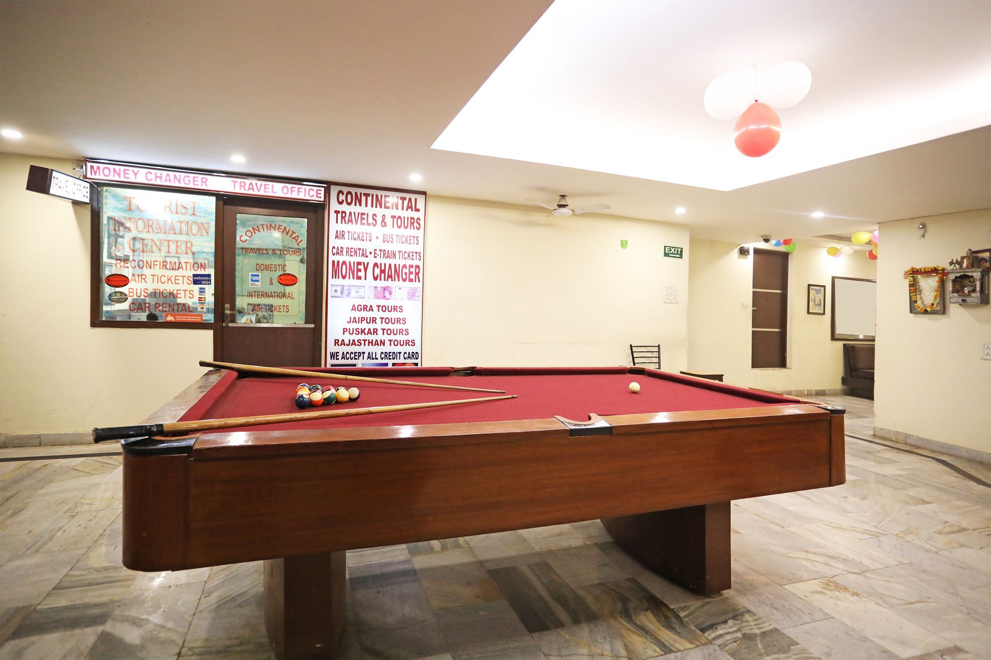 Capital O 10750 Hotel Vivek Új-Delhi Kültér fotó