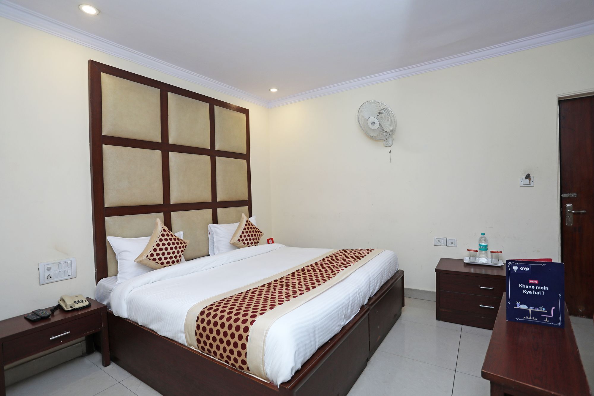 Capital O 10750 Hotel Vivek Új-Delhi Kültér fotó