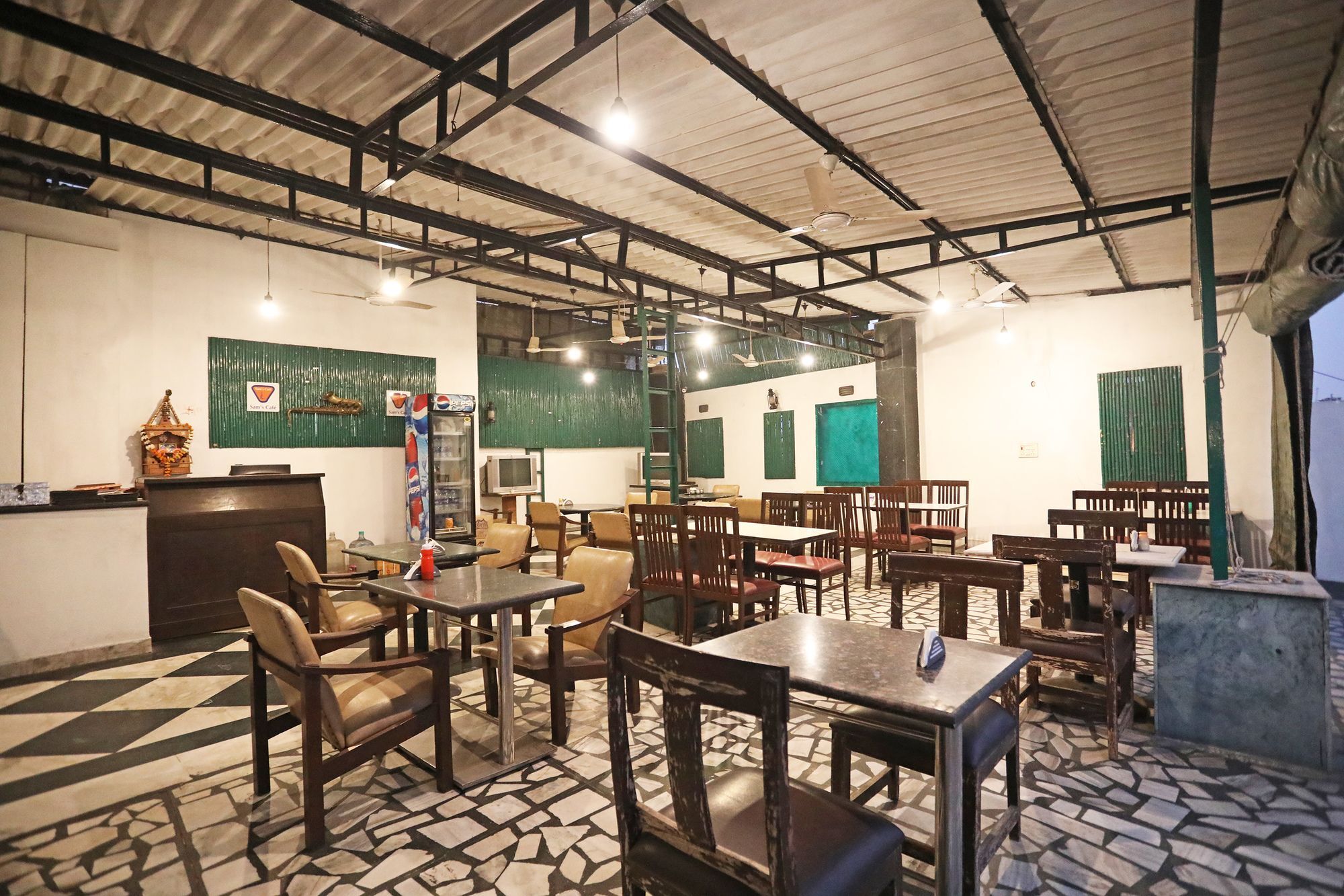 Capital O 10750 Hotel Vivek Új-Delhi Kültér fotó