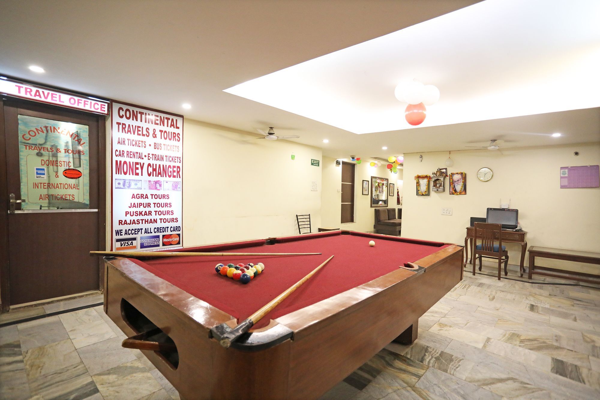 Capital O 10750 Hotel Vivek Új-Delhi Kültér fotó